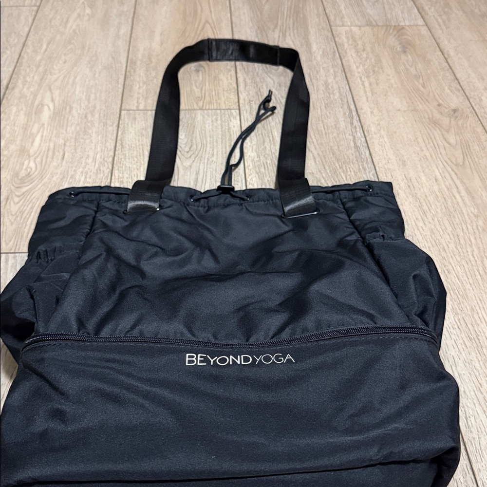 Beyond Yoga convertible gym bag - Picture 6 of 6
